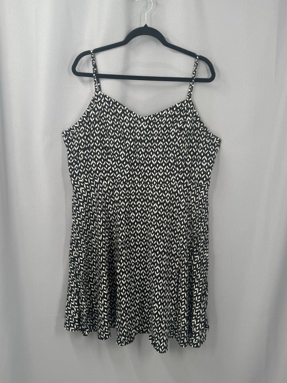 Old Navy Dress Womens XXL Black White Fit & Flare Cami Ikat Print Sundress